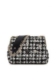 Guess Torebka Everlee HWTB86 79210 Czarny. Czarne listonoszki Guess, z aplikacjami, z materiału, bez dodatków. Za 639.99 zł.