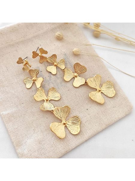 Atelier MIU Pozłacane kolczyki rozmiar: onesize. Żółte kolczyki Atelier MIU, pozłacane. Za 100.52 zł.