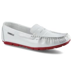 Mokasyny damskie Chebello, naturalna skóra licowa z charakterystycznym przeszyciem mokasynowym paskiem na podbiciu oraz elastyczną podeszwą z kontras. Białe mokasyny CheBello, bez wzorów, ze skóry, bez obcasa. Za 159.00 zł.
