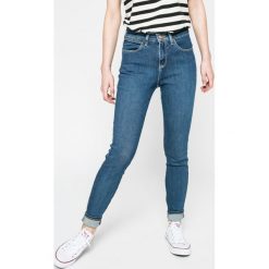 Wrangler - Jeansy. Niebieskie jeansy Wrangler, bez wzorów, z podwyższonym stanem. W wyprzedaży za 259.90 zł.