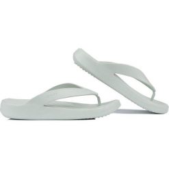 Klapki sportowe damskie Crocs Getaway Flip. Zielone klapki Crocs, bez wzorów, bez obcasa. Za 203.62 zł.