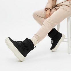 Czarne Śniegowce Filippo Ciepłe Buty Damskie Na Platformie. Czarne botki Filippo, na zimę, bez wzorów, z jeansu, bez obcasa, na platformie, bez zapięcia. Za 159.00 zł.