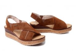 RIEKER 63782-24 brown, sandały damskie. Brązowe sandały Rieker, bez wzorów, bez obcasa, bez zapięcia. Za 255.92 zł.