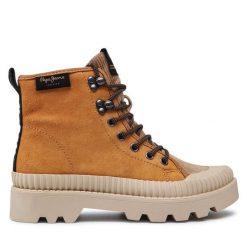 Trzewiki Pepe Jeans. Brązowe botki Pepe Jeans, bez wzorów, z jeansu, bez obcasa, na płaskiej podeszwie, bez zapięcia. Za 349.99 zł.