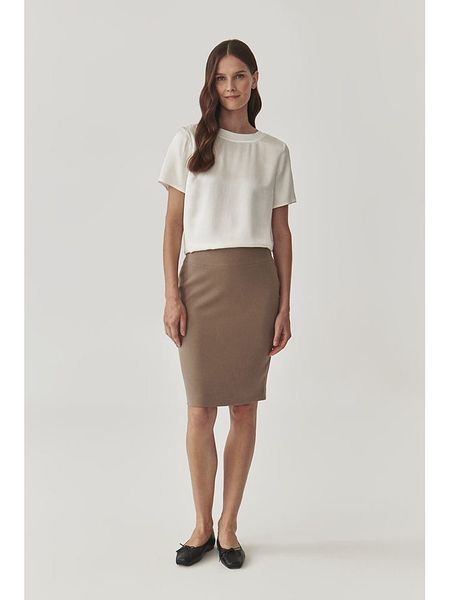 TATUUM Bluzka w kolorze kremowym rozmiar: 42. Brązowe bluzki Tatuum, bez wzorów, z wiskozy, bez kołnierzyka, bez ramiączek. Za 129.45 zł.