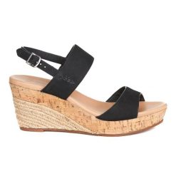 Sandaly UGG z nubukowej skóry, czarne, platforma 7 cm. Białe sandały UGG, bez wzorów, z gumy, casualowe, bez obcasa, na platformie, bez zapięcia. Za 482.99 zł.
