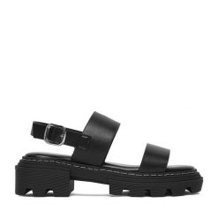 Sandały DeeZee. Czarne sandały DeeZee, bez wzorów, bez obcasa, na płaskiej podeszwie, bez zapięcia. Za 139.99 zł.