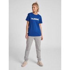 Koszulka sportowa z krótkim rękawem damska Hummel Cotton Logo. Niebieskie koszulki sportowe Hummel, bez wzorów, bez ramiączek, do piłki nożnej. Za 59.00 zł.