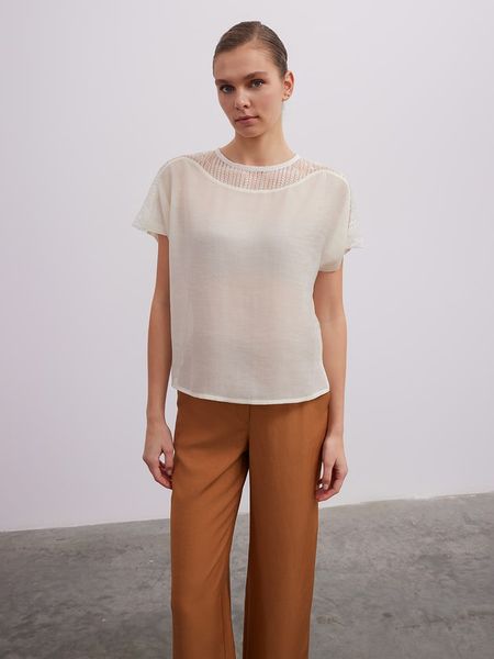 BGN Bluzka w kolorze kremowym rozmiar: 40. Brązowe bluzki BGN, bez wzorów, z koronki, bez kołnierzyka, bez ramiączek. Za 82.64 zł.