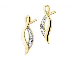 Kolczyki z żółtego złota z diamentami - 0,006 ct - próba 375. Żółte kolczyki Apart, z diamentem, złote. Za 719.00 zł.