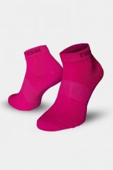 Bezszwowe skarpety oddychające Nessi Sportswear. Czerwone skarpety NESSI SPORTSWEAR, bez wzorów, z bawełny. Za 59.90 zł.