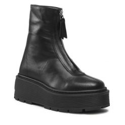 Botki Badura. Czarne botki Badura, bez wzorów, bez obcasa, na koturnie, bez zapięcia. Za 299.99 zł.