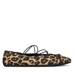 Baleriny Steve Madden. Brązowe baleriny Steve Madden, bez wzorów, bez obcasa. Za 519.99 zł.