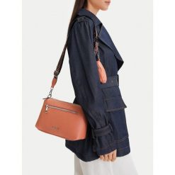 Torebka Lasocki. Brązowe torebki klasyczne Lasocki, bez wzorów, bez dodatków. Za 189.99 zł.
