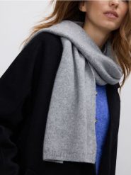 Szalik z domieszką kaszmiru - ciemnoszary. Szare szaliki Reserved, bez wzorów, z kaszmiru. Za 119.99 zł.