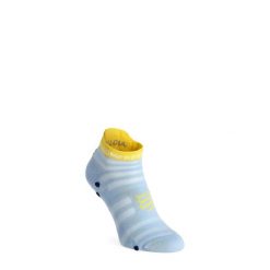 Skarpety do biegania Compressport Pro Racing Socks v4.0 UL Run Low. Niebieskie skarpety Compressport, bez wzorów. Za 70.99 zł.