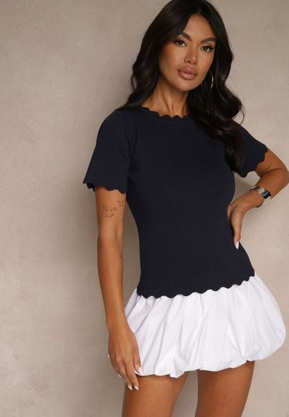 Granatowa Dzianinowa Bluzka z Nieregularnymi Krawędziami Datria. Niebieskie bluzki Renee, m, bez wzorów, z dzianiny, bez kołnierzyka, bez ramiączek. Za 89.99 zł.