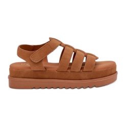 Inna Sandały Damskie Na Platformie Eko Zamszowe Camel brązowe. Brązowe sandały bez wzorów, z zamszu, eleganckie, bez obcasa, na platformie, bez zapięcia. Za 163.66 zł.