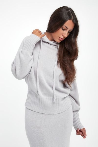 Sweter damski wełniany z kaszmirem TWINSET. Swetry Twinset Milano, l, bez wzorów, z kaszmiru, bez ramiączek. Za 1,389.00 zł.