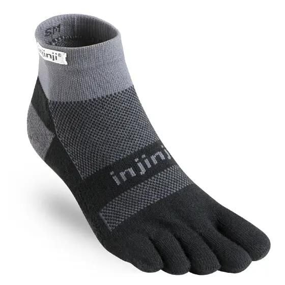 Skarpetki Injinji Midweight Mini-Crew. Czarne skarpety Injinji, bez wzorów, ze skóry. Za 136.00 zł.
