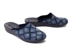 INBLU 5D-27 004 granatowy, kapcie damskie. Niebieskie obuwie domowe Inblu, bez wzorów, z tkaniny, bez zapięcia. Za 56.99 zł.