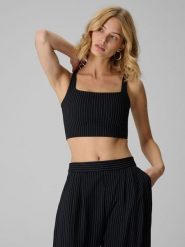 4F Crop-top slim w paski damski - czarny XS. Czarne topy 4f, m, bez wzorów, z materiału, bez kołnierzyka, bez ramiączek. Za 89.99 zł.