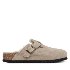 Klapki Birkenstock. Brązowe klapki Birkenstock, bez wzorów, bez obcasa. Za 809.99 zł.