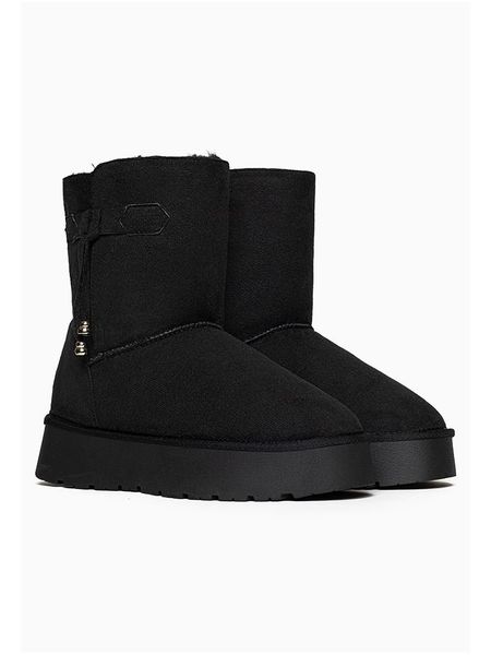 ISLAND BOOT Botki zimowe "Kinsac" w kolorze czarnym rozmiar: 37. Czarne botki Island Boot, na zimę, bez wzorów, z materiału, bez obcasa, bez zapięcia. Za 160.95 zł.