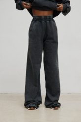 Spodnie z szerokimi nogawkami w kolorze FADED GREY - MEMPHIS-XS. Szare spodnie dresowe Marsala, s, bez wzorów, z bawełny, trekkingowe. W wyprzedaży za 214.95 zł.