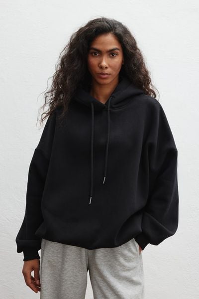 Bluza typu oversize z ociepleniem w kolorze TOTALLY BLACK - AMBERLY-UNI. Czarne bluzy Marsala, m, bez wzorów, z bawełny, bez kaptura. Za 299.90 zł.