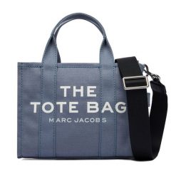 Torebka Marc Jacobs. Niebieskie torebki klasyczne Marc Jacobs, bez wzorów, bez dodatków. Za 859.99 zł.