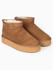 ISLAND BOOT Botki "Miley" w kolorze jasnobrązowym rozmiar: 41. Brązowe botki Island Boot, bez wzorów, bez obcasa, bez zapięcia. Za 140.86 zł.