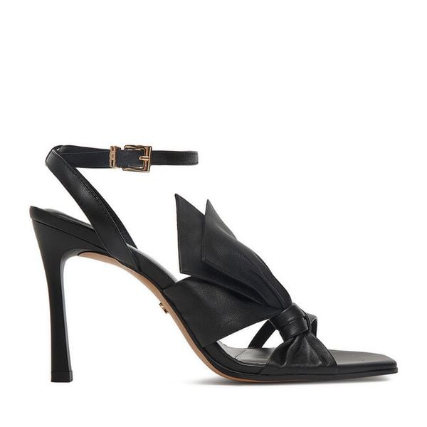 Sandały GINO ROSSI. Czarne sandały Gino Rossi, bez wzorów, bez obcasa, na szpilce, bez zapięcia. Za 399.99 zł.