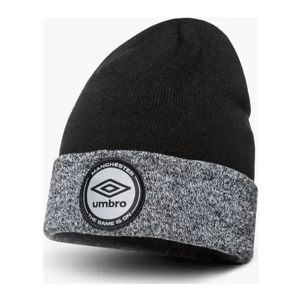 Umbro Czapka Zimowa Bourg , czarny, rozmiar ONE SIZE. Czarne czapki Umbro, bez wzorów, z materiału. W wyprzedaży za 31.99 zł.