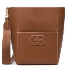 Torebka Gino Rossi. Brązowe listonoszki Gino Rossi, bez wzorów, bez dodatków. Za 399.99 zł.