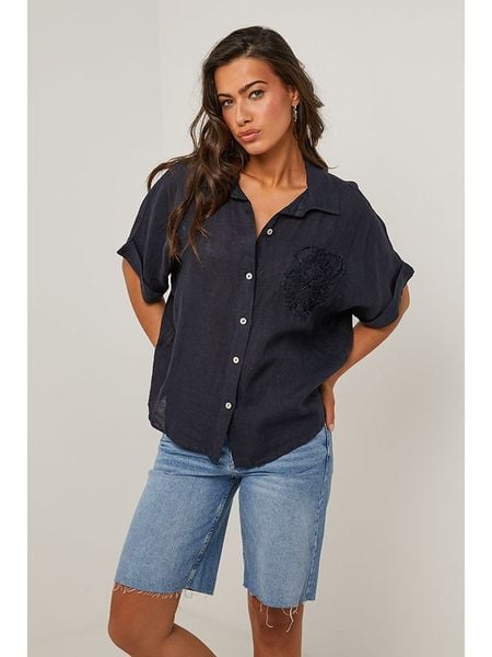 Le Monde du Lin Lniana bluzka w kolorze czarnym rozmiar: 36/38. Czarne bluzki Le Monde du Lin, bez wzorów, ze lnu, klasyczne, bez kołnierzyka, bez ramiączek. Za 154.07 zł.