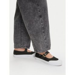 Baleriny Vans. Czarne baleriny Vans, bez wzorów, bez obcasa. Za 189.99 zł.