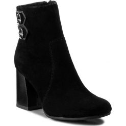 Botki ANN MEX - 8235 01W Czarny. Czarne botki Ann Mex, z aplikacjami, ze skóry, bez obcasa, bez zapięcia. W wyprzedaży za 279.00 zł.