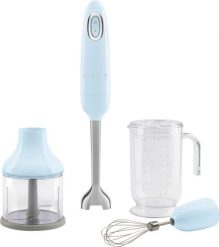 Blender ręczny 50's Style II pastelowy błękit z akcesoriami. Blendery Smeg. W wyprzedaży za 495.03 zł.