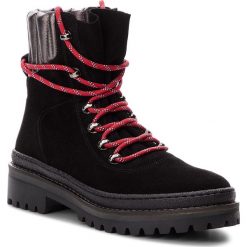 Trapery TOMMY HILFIGER - Modern Hiking Boot S FW0FW03048 Black 990. Czarne trapery i śniegowce TOMMY HILFIGER, z materiału. W wyprzedaży za 379.00 zł.