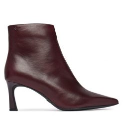 Botki Tamaris. Czerwone botki Tamaris, bez wzorów, bez obcasa, na szpilce, bez zapięcia. Za 484.99 zł.