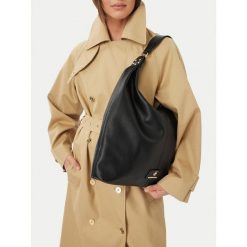 Torebka Beverly Hills Polo Club. Czarne torebki klasyczne Beverly Hills Polo Club, bez wzorów, bez dodatków. Za 229.99 zł.