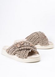 INUIKII WOVEN STONES Klapki damskie. Brązowe klapki Inuikii, bez wzorów, bez obcasa. Za 587.99 zł.