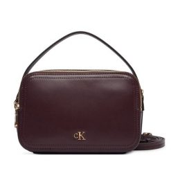 Torebka Calvin Klein. Czerwone listonoszki Calvin Klein, bez wzorów, bez dodatków. Za 409.99 zł.