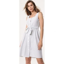Miętowa Sukienka Slip Along. Zielone sukienki Born2be, na lato, l, bez wzorów, klasyczne, bez kołnierzyka, bez ramiączek, midi. Za 49.99 zł.