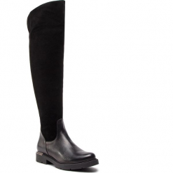 Muszkieterki KARINO - 2668/126-F Czarny. Czarne kozaki Karino, ze skóry, przed kolano, bez obcasa, na obcasie, bez zapięcia. W wyprzedaży za 329.00 zł.