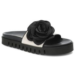 Klapki damskie Chebello, skórzane na platformie z ozdobnym kwiatem, beżowe, 4739-513. Brązowe klapki CheBello, z aplikacjami, bez obcasa, na platformie. Za 429.00 zł.