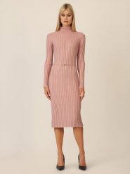 APART Sukienka dzianinowa w kolorze jasnoróżowym rozmiar: 36. Różowe sukienki Apart, bez wzorów, z dzianiny, bez kołnierzyka, bez ramiączek, midi. Za 252.94 zł.