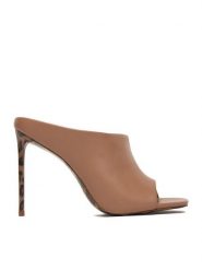 Eva Minge Klapki EO- SAMIRA-LT20136-159-1 Beżowy. Brązowe klapki Eva Minge, bez wzorów, ze skóry, bez obcasa. Za 449.99 zł.