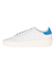 Adidas Skórzane sneakersy "Stan Smith Relasted" w kolorze białym rozmiar: 42 2/3. Białe trampki Adidas, bez wzorów, bez zapięcia. Za 320.63 zł.